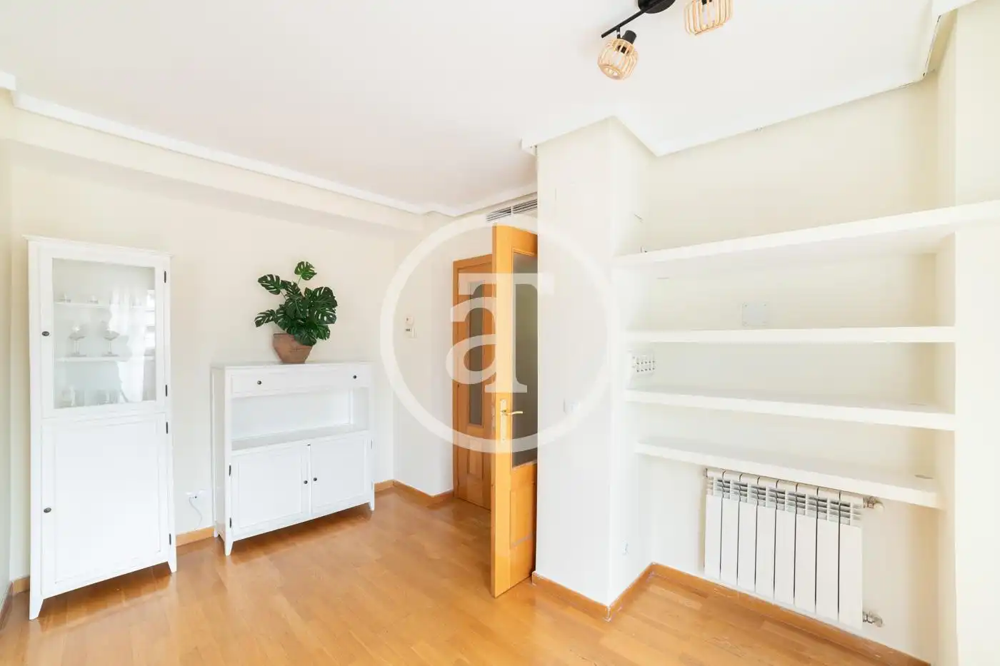 Attic for rent in Calle Fuente Cisneros, Parque Oeste - Fuente Cisneros