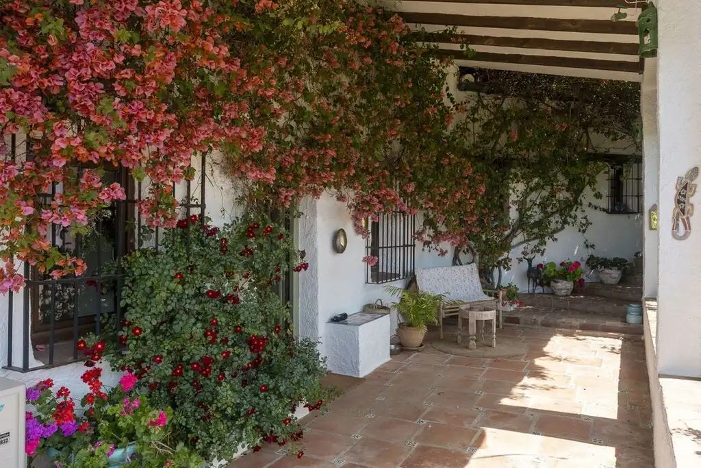 Casa rústica amb piscina en venda a Centro