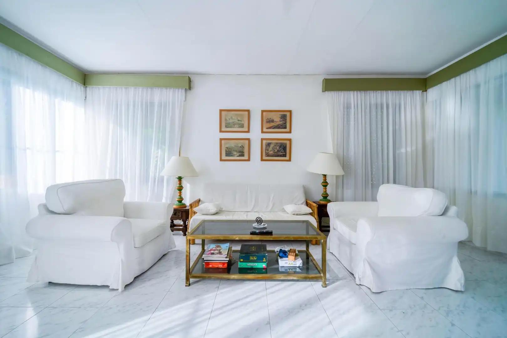Sala d'estar de Casa o xalet en venda en Marbella amb Aire condicionat, Calefacció i Alarma