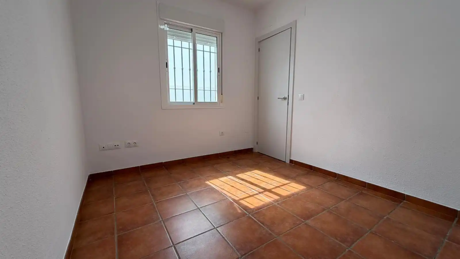 Dormitori de Casa adosada de lloguer en Almogía amb Jardí privat, Terrassa i Balcó