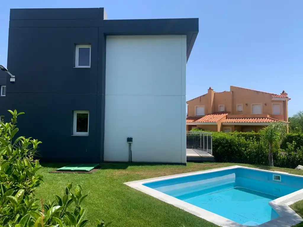 Chalet en venta en Calle Melies De Les