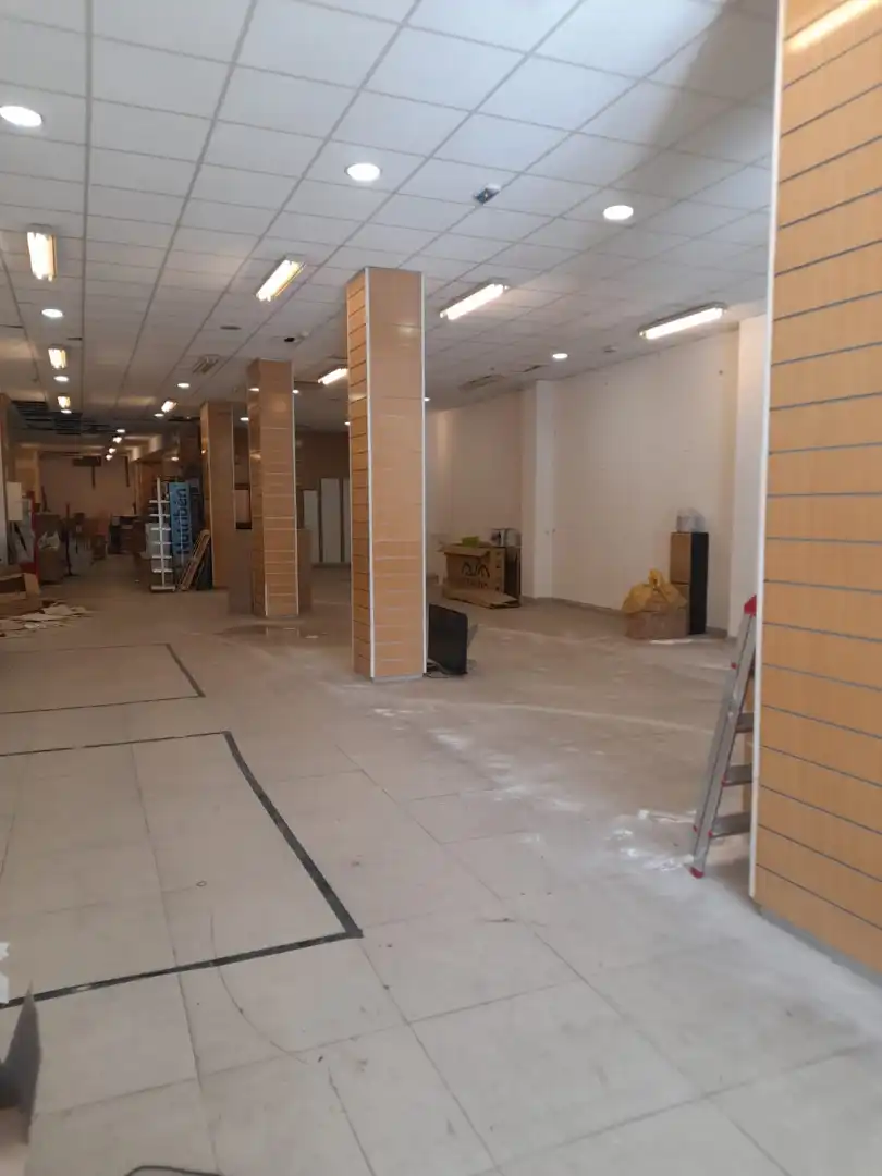 Local comercial en venda a Calle Guadiaro, imagen 2