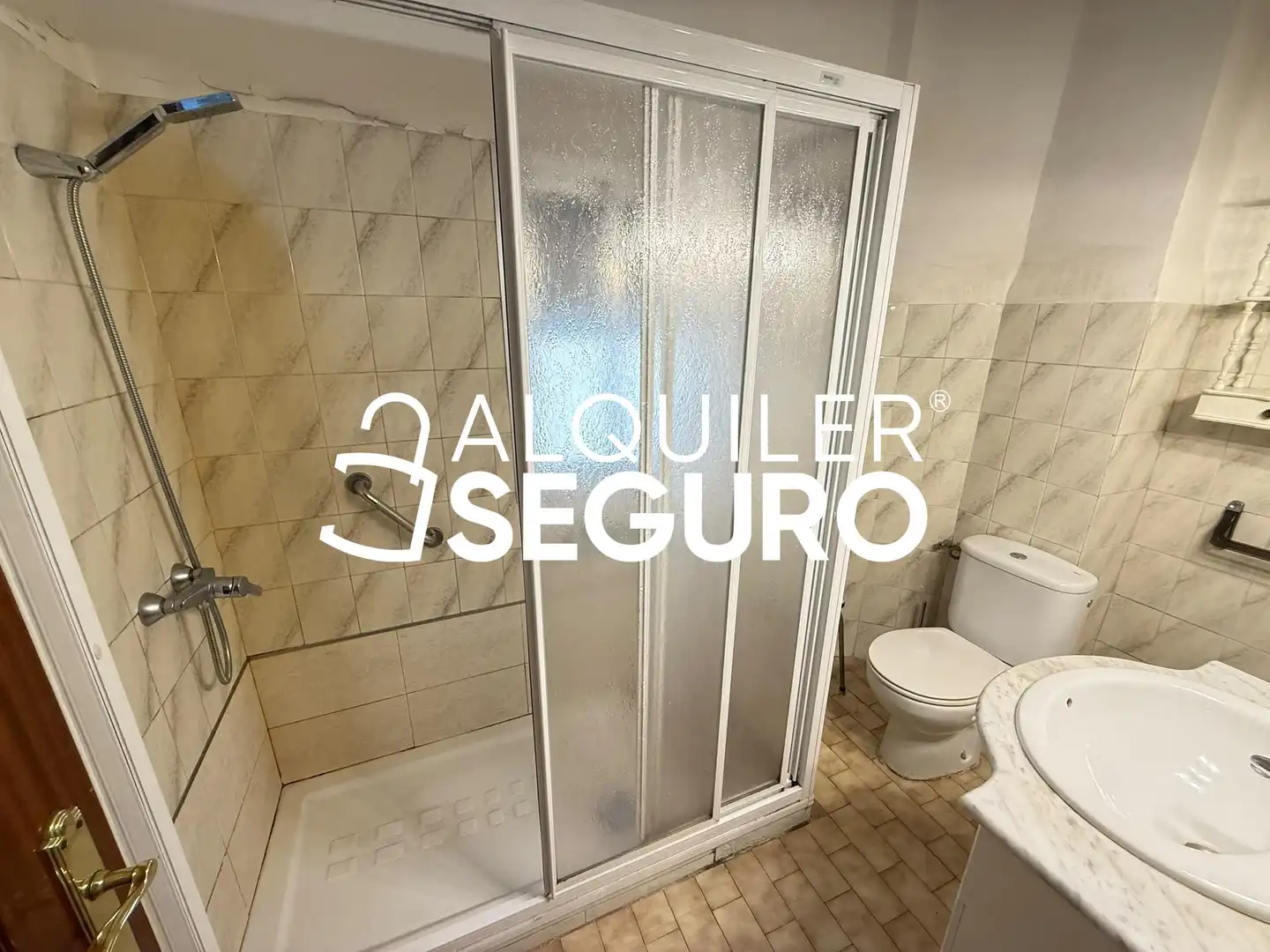 Bathroom of Flat for rent in Madrid  with Air Conditioner, Heating and Terrace