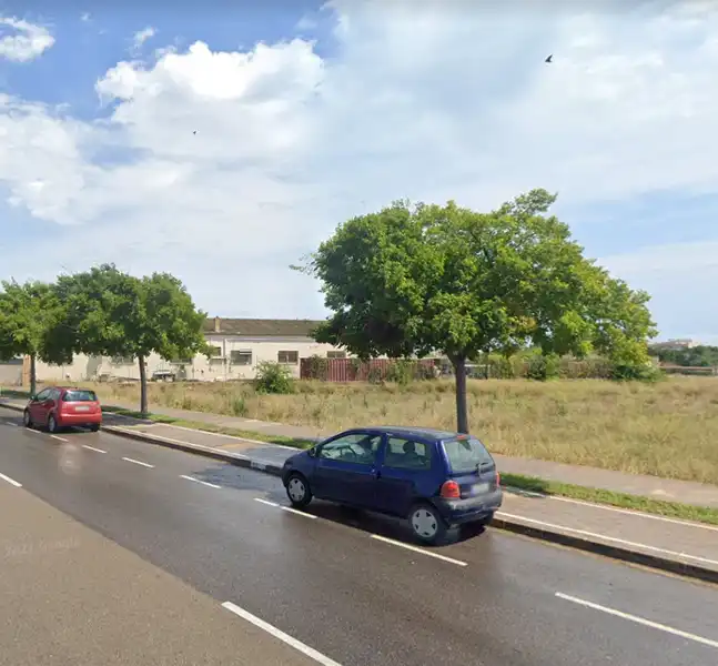 Terreno rustico in vendita a Centro Comercial - Capsades -  Hospital