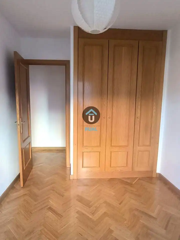 Pis de lloguer a Calle de Ladera de los Almendros, Valdebernardo - Valderribas