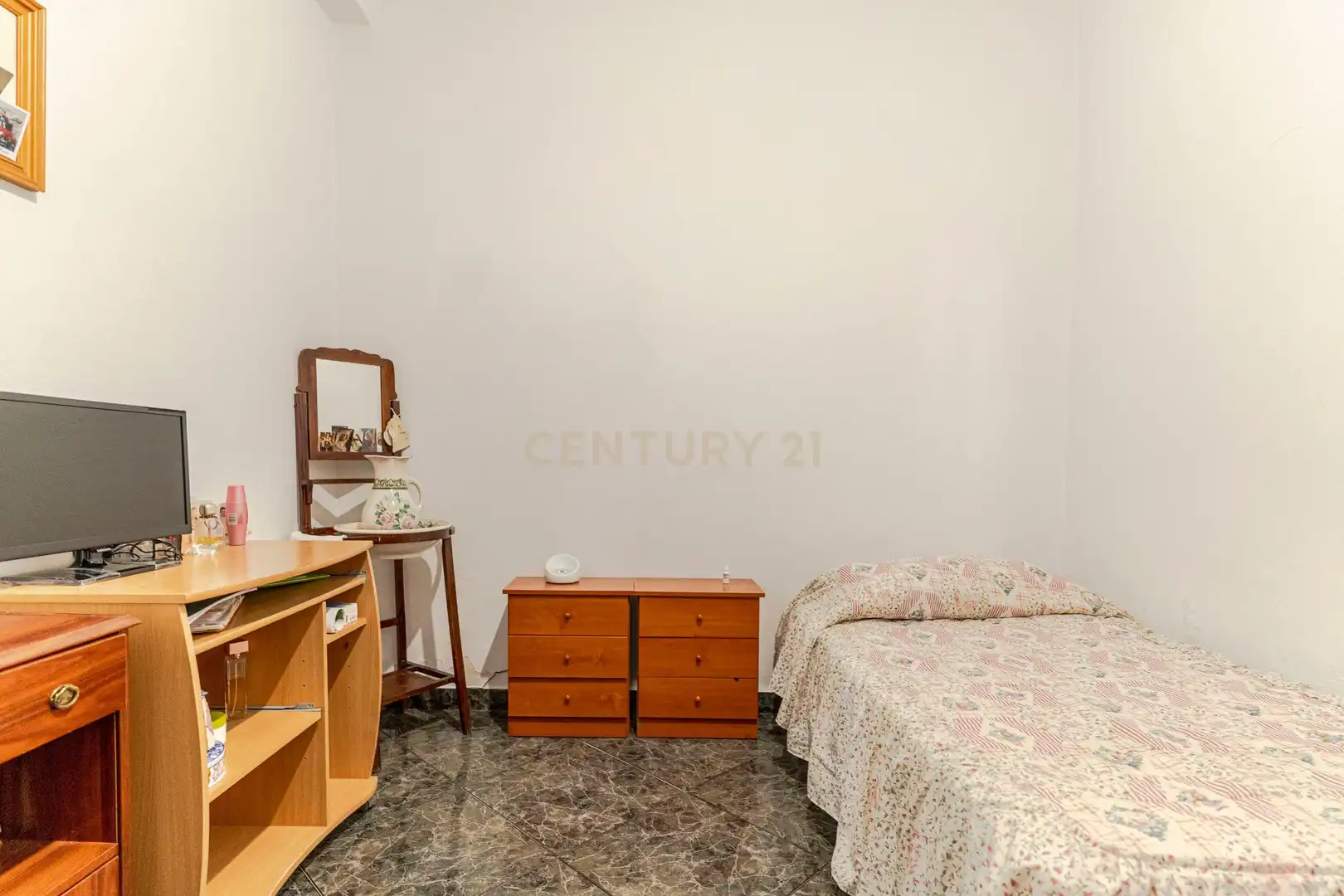 Schlafzimmer von Haus oder Chalet zum Verkauf in Murtas mit Abstellraum, Ofen und Waschmaschine