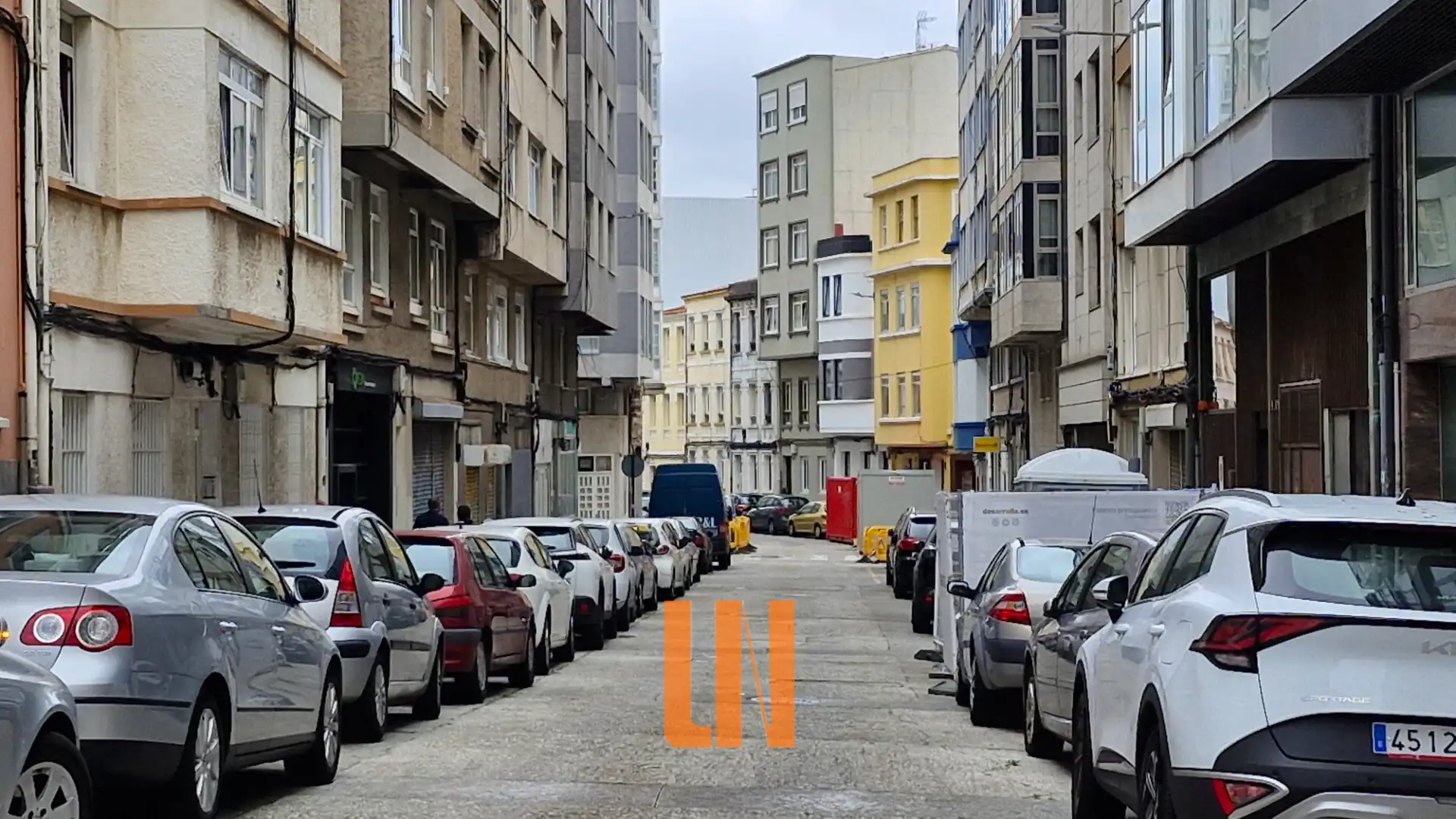 Vista exterior de Edifici en venda en A Coruña Capital  amb Alarma