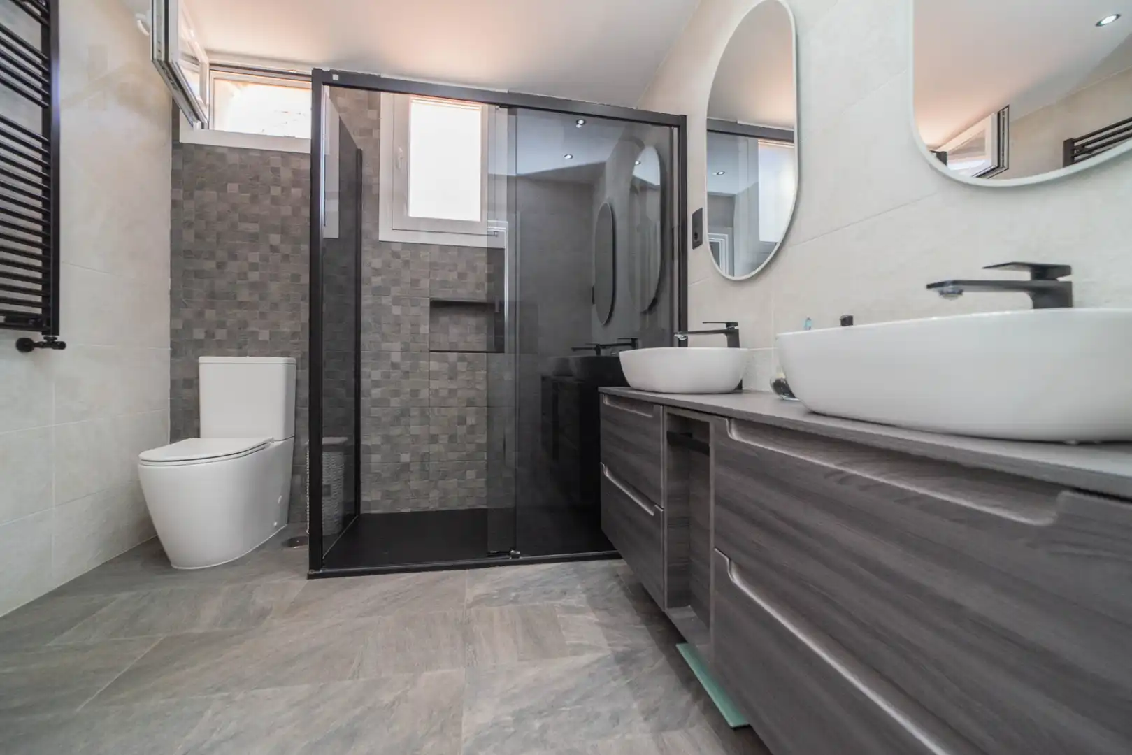 Bathroom of Houses for sale in Moraleja de Enmedio, Madrid