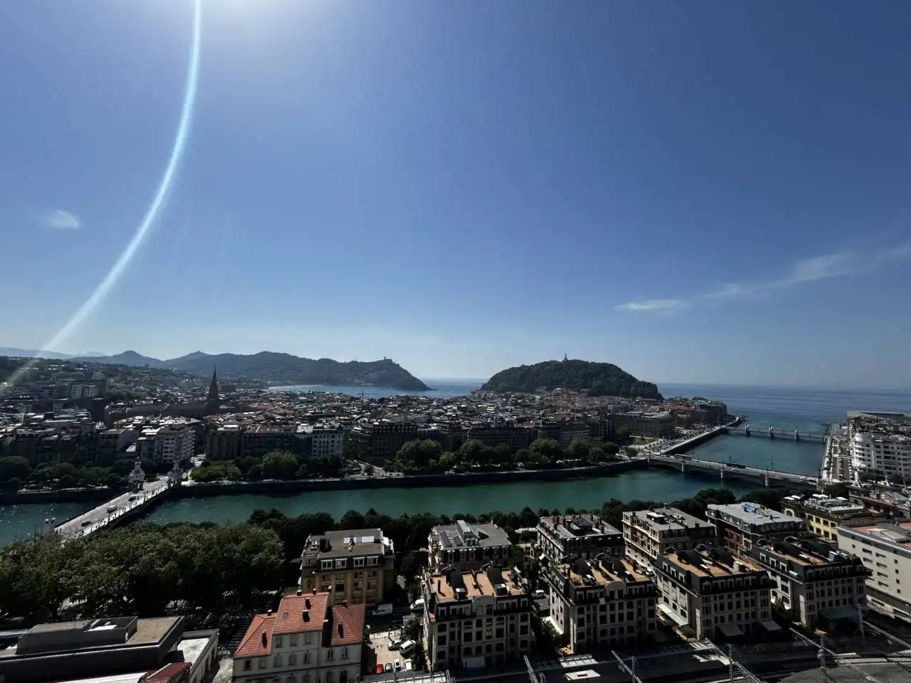 Vista exterior de Pis en venda en Donostia - San Sebastián  amb Calefacció, Traster i Alarma