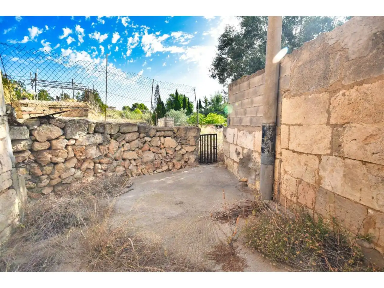 Vista exterior de Finca rústica en venda en Santa Margalida amb Aire condicionat, Calefacció i Jardí privat