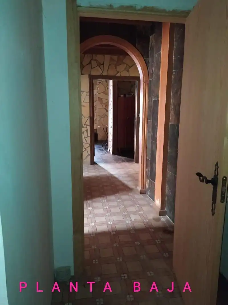Einfamilien-Reihenhaus zum Verkauf in Villa del Campo mit Privatgarten und Möbliert