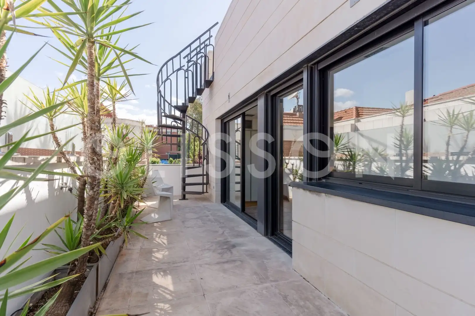 Terrassa de Casa o xalet en venda en Madrid amb Aire condicionat, Calefacció i Jardí privat