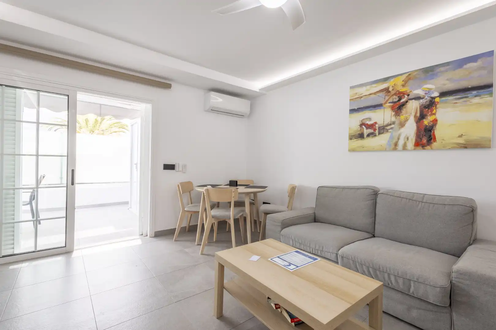 Wohnzimmer von Haus oder Chalet zum Verkauf in Adeje mit Klimaanlage, Privatgarten und Terrasse