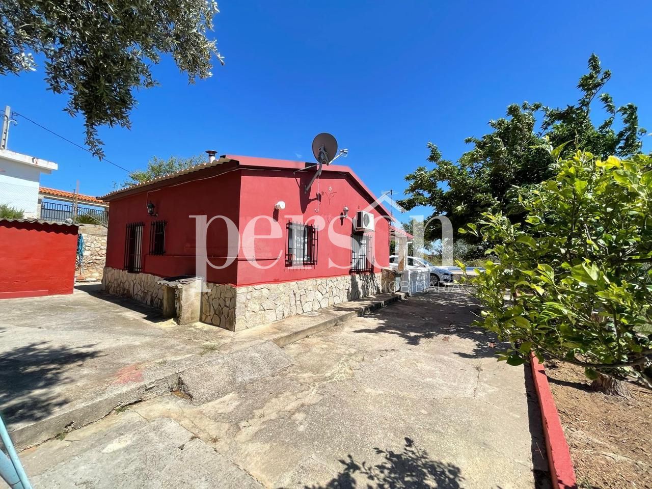 Exterior view of House or chalet to rent in Montroy  with Air Conditioner, Private garden and Terrace