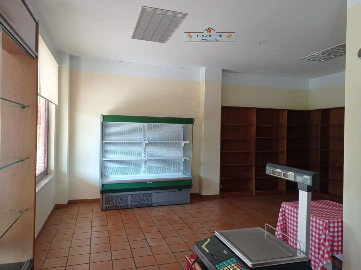 Local comercial en venda a Villares de la Reina, imagen 4