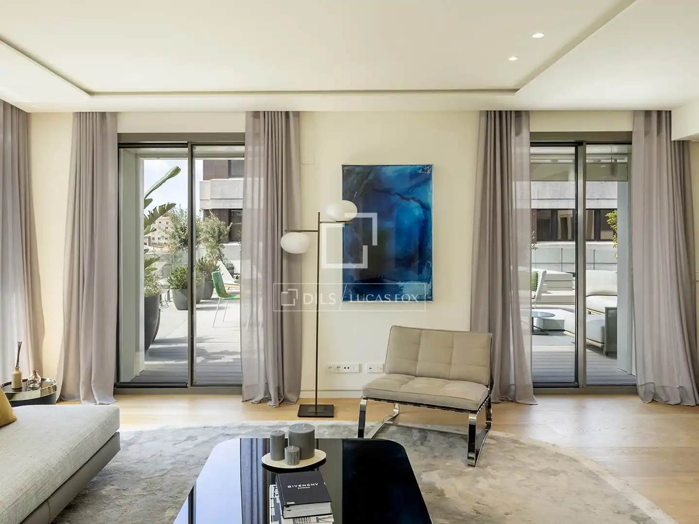 Wohnzimmer von Wohnung zum Verkauf in Barcelona mit Klimaanlage, Terrasse und Schwimmbad