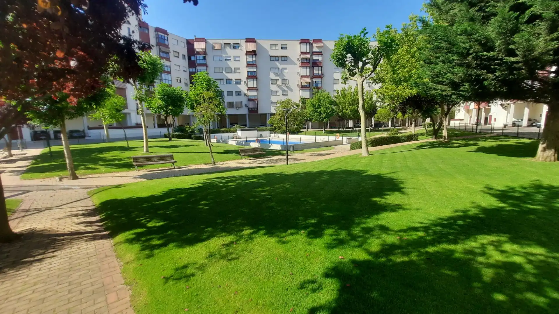 Vista exterior de Pis en venda en Madrid amb Parquet, Traster i Alarma