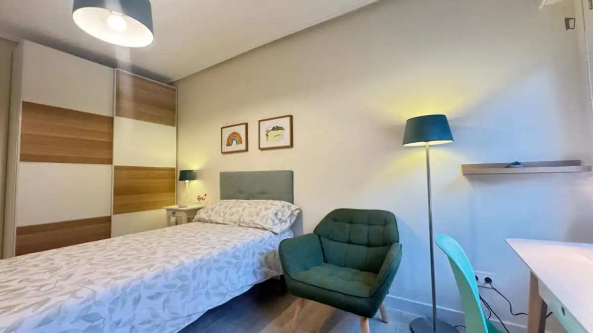 Habitación de Apartamento para compartir en Bilbao  con Amueblado, Horno y Lavadora