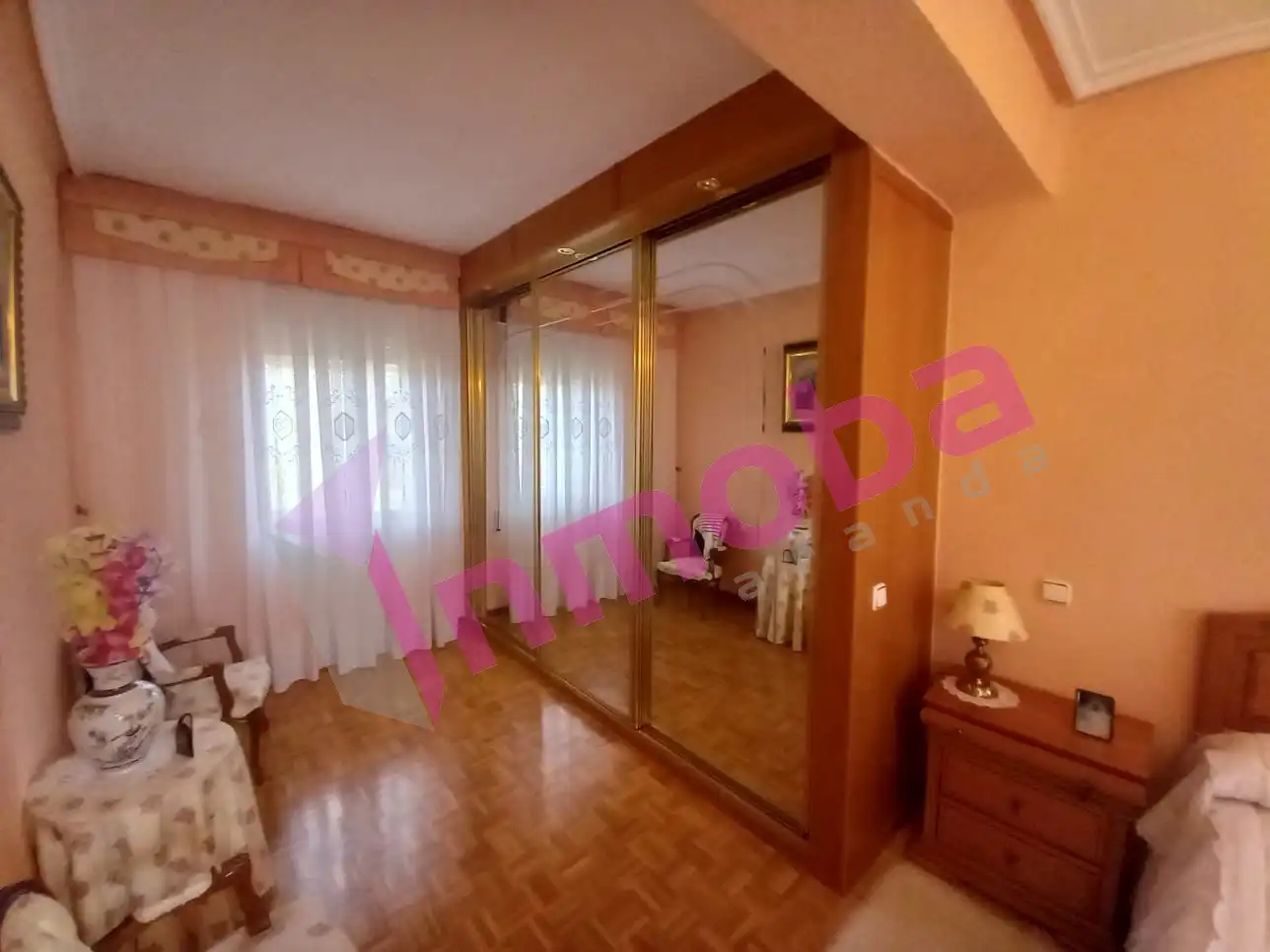 Dormitori de Casa o xalet en venda en Aranda de Duero amb Calefacció, Jardí privat i Parquet