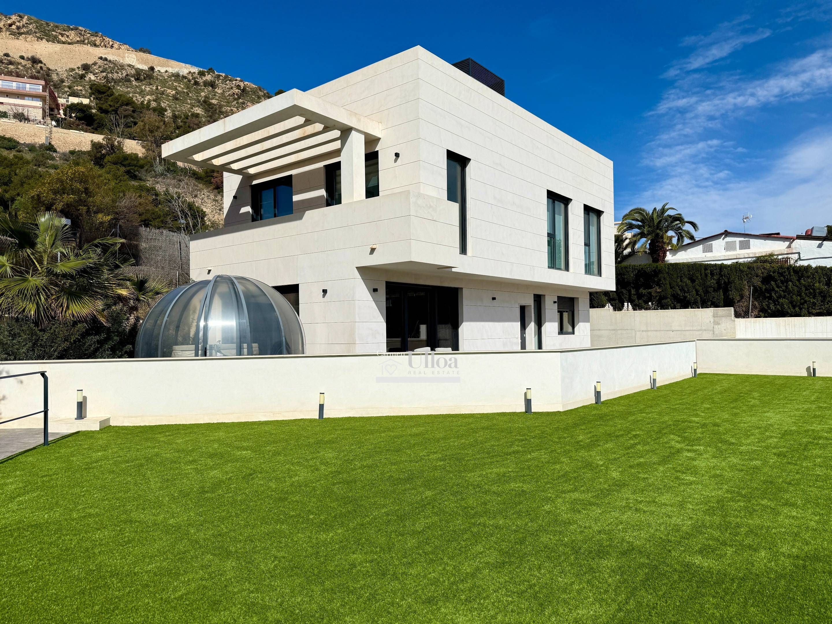 Vista exterior de Casa o xalet en venda en Alicante / Alacant amb Aire condicionat, Calefacció i Jardí privat