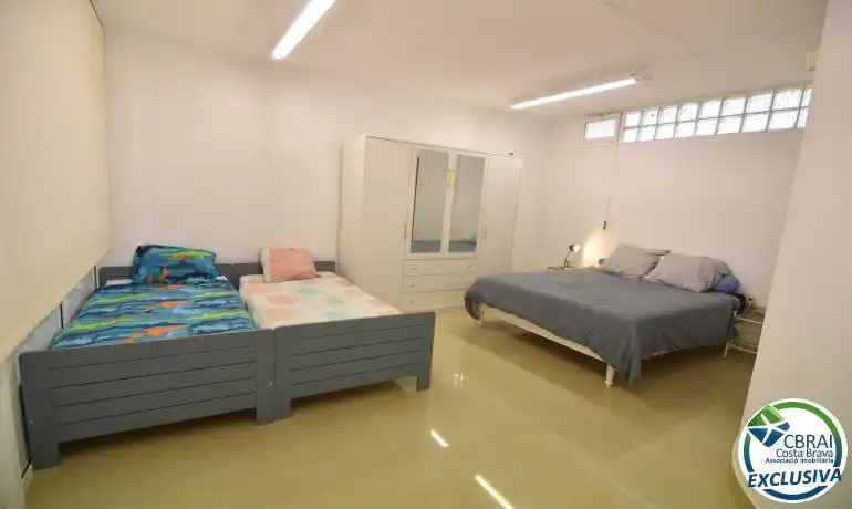 Habitación de Local en venta en Empuriabrava