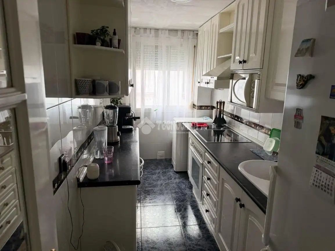 Cuina de Pis en venda en Jaén amb Aire condicionat, Moblat i Balcó