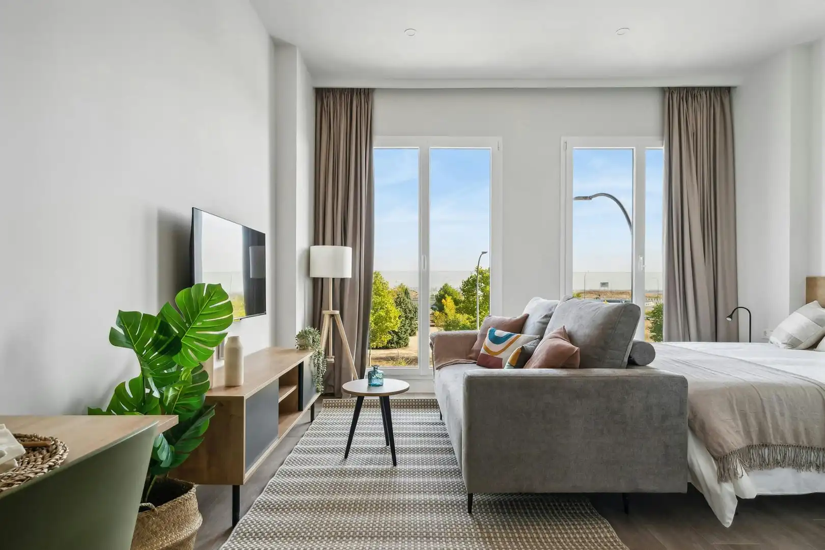 Living room of Flat for rent in Madrid  with Air Conditioner, Heating and Private garden
