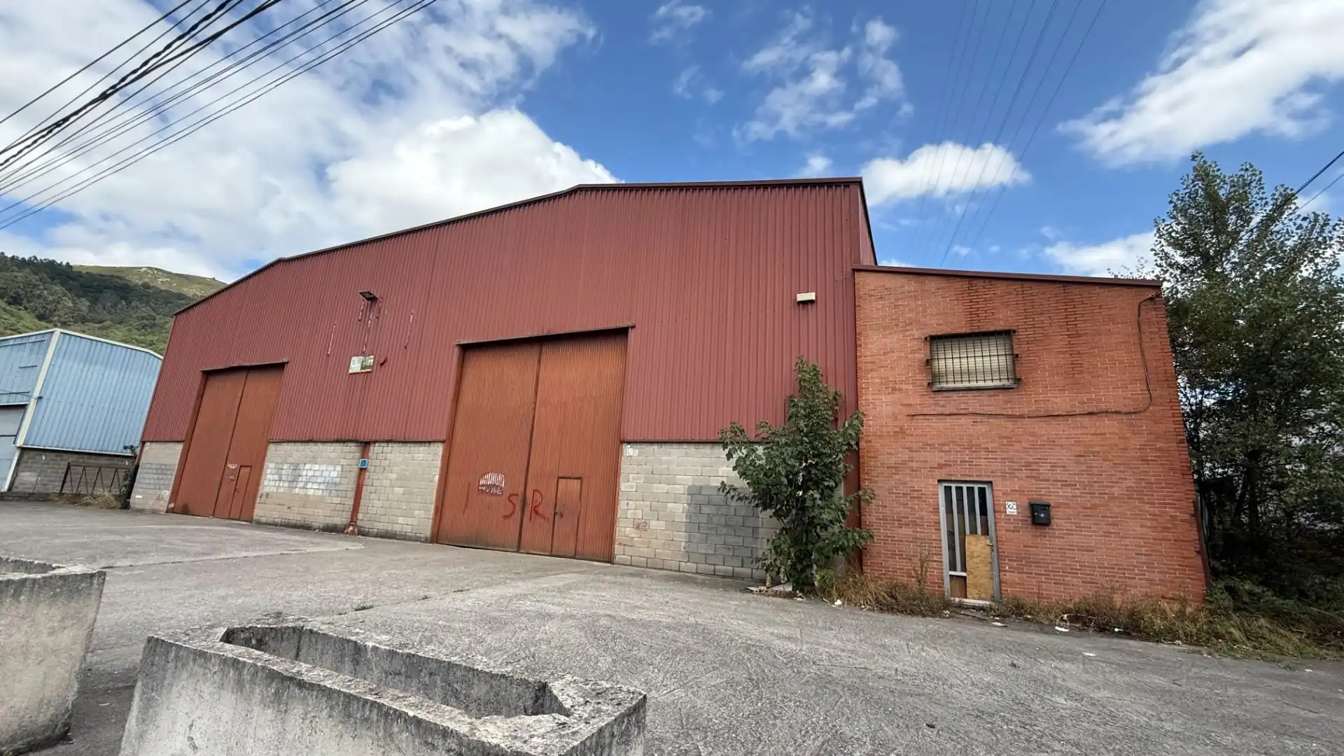 Exterior view of Industrial buildings for sale in Langreo