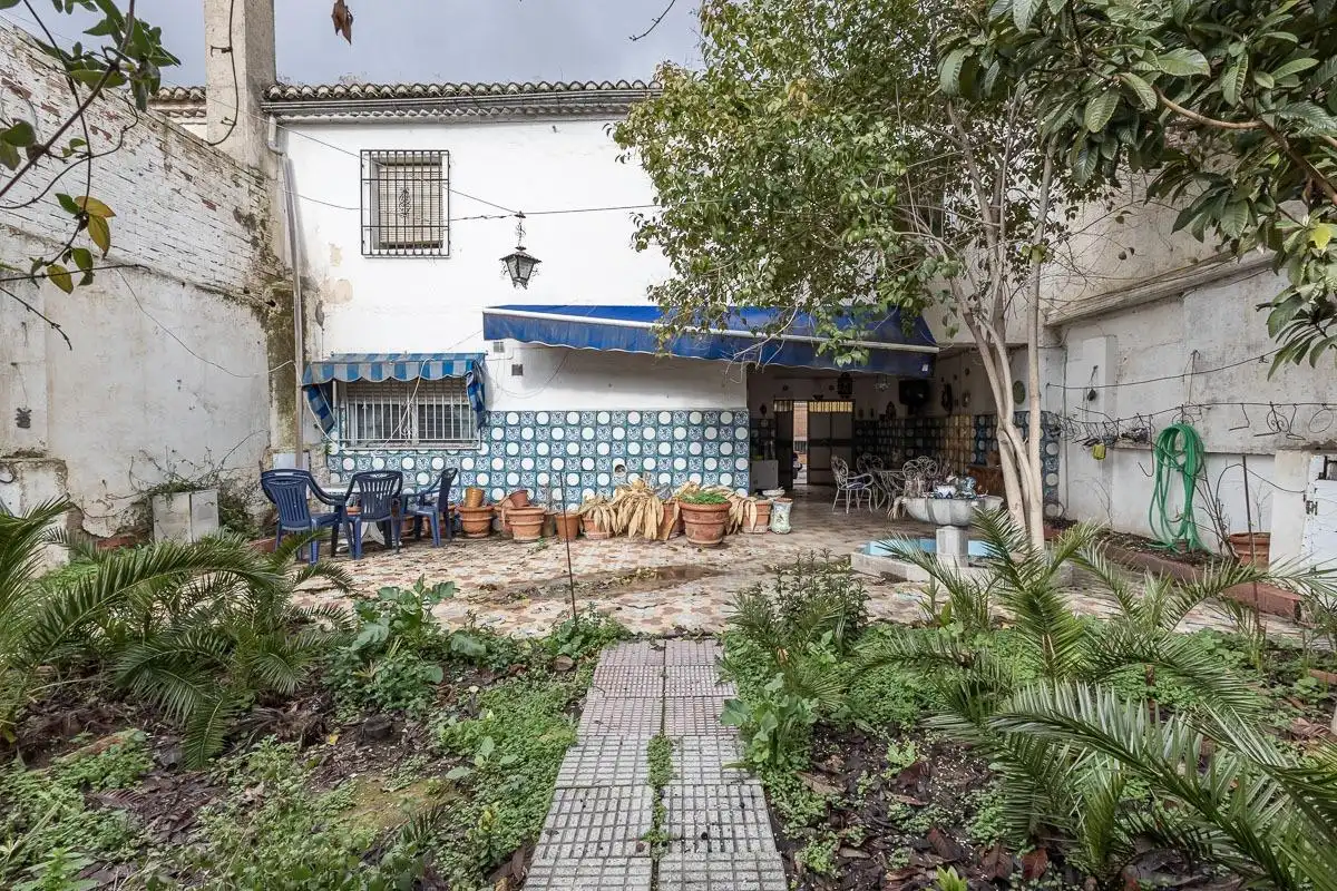 Adossat amb jardí en venda a Calle ANTONIO MACHADO