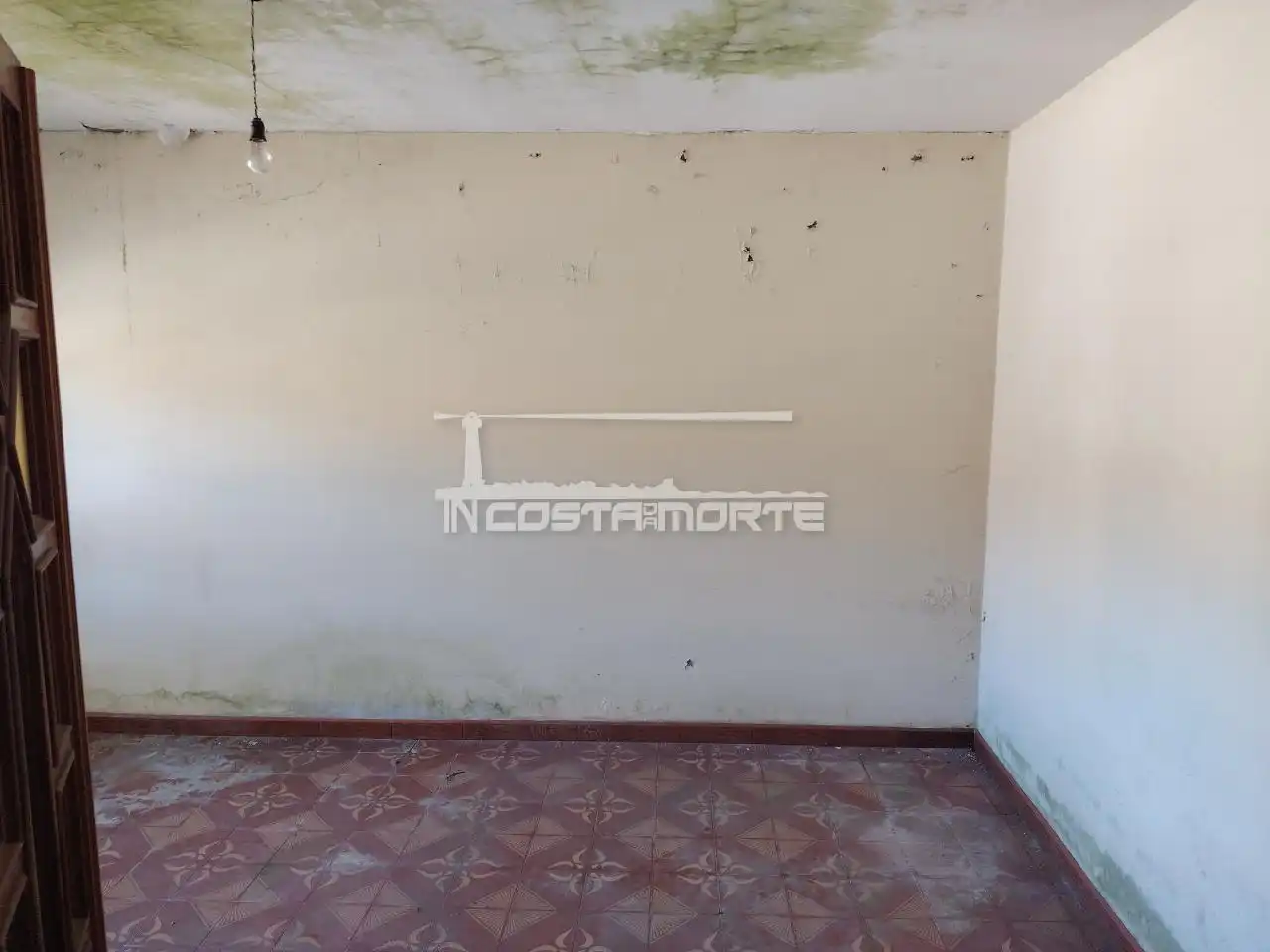 Houses for sale in Cee  with Private garden