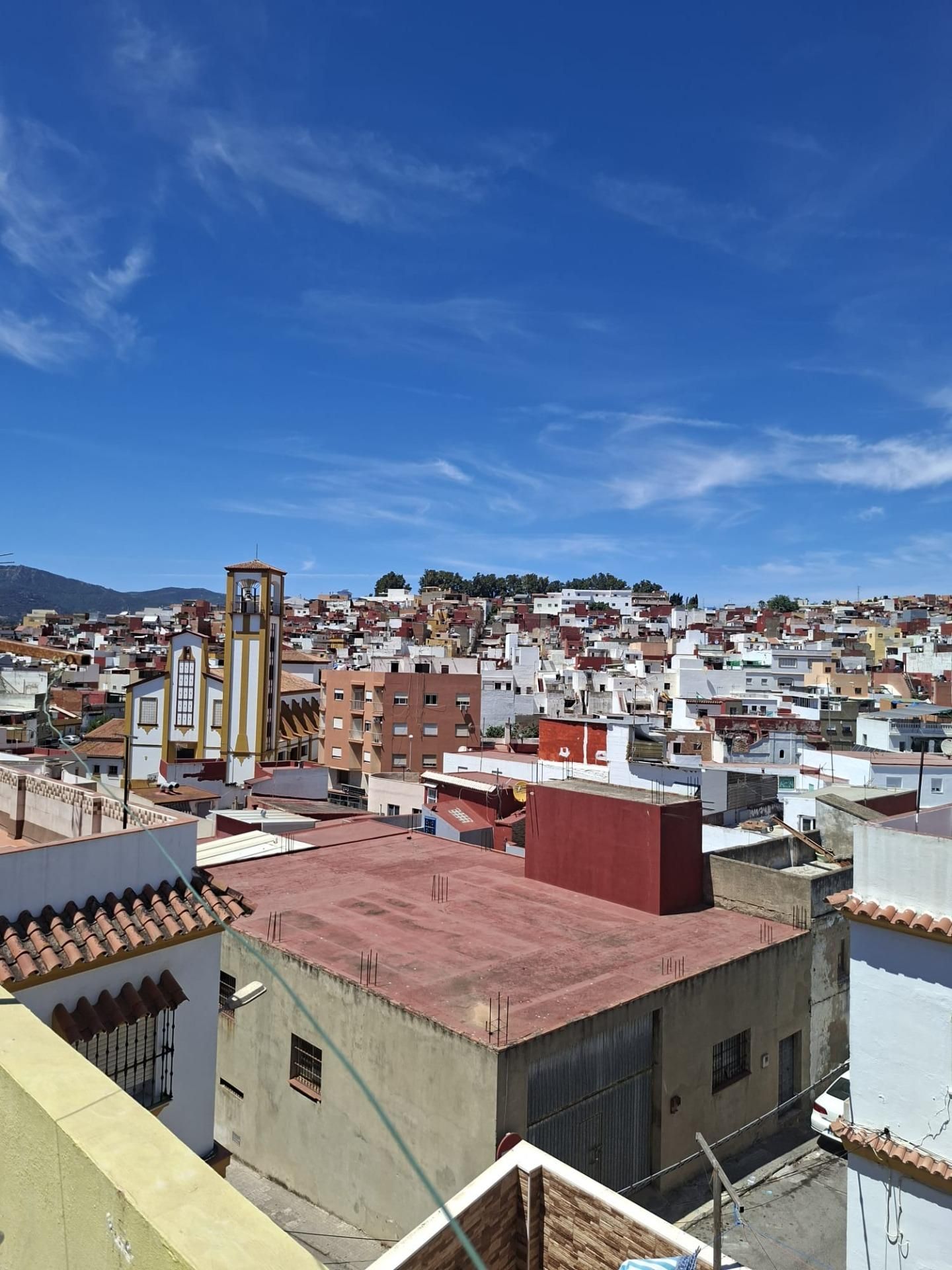 Vista exterior de Casa o xalet en venda en Algeciras amb Terrassa