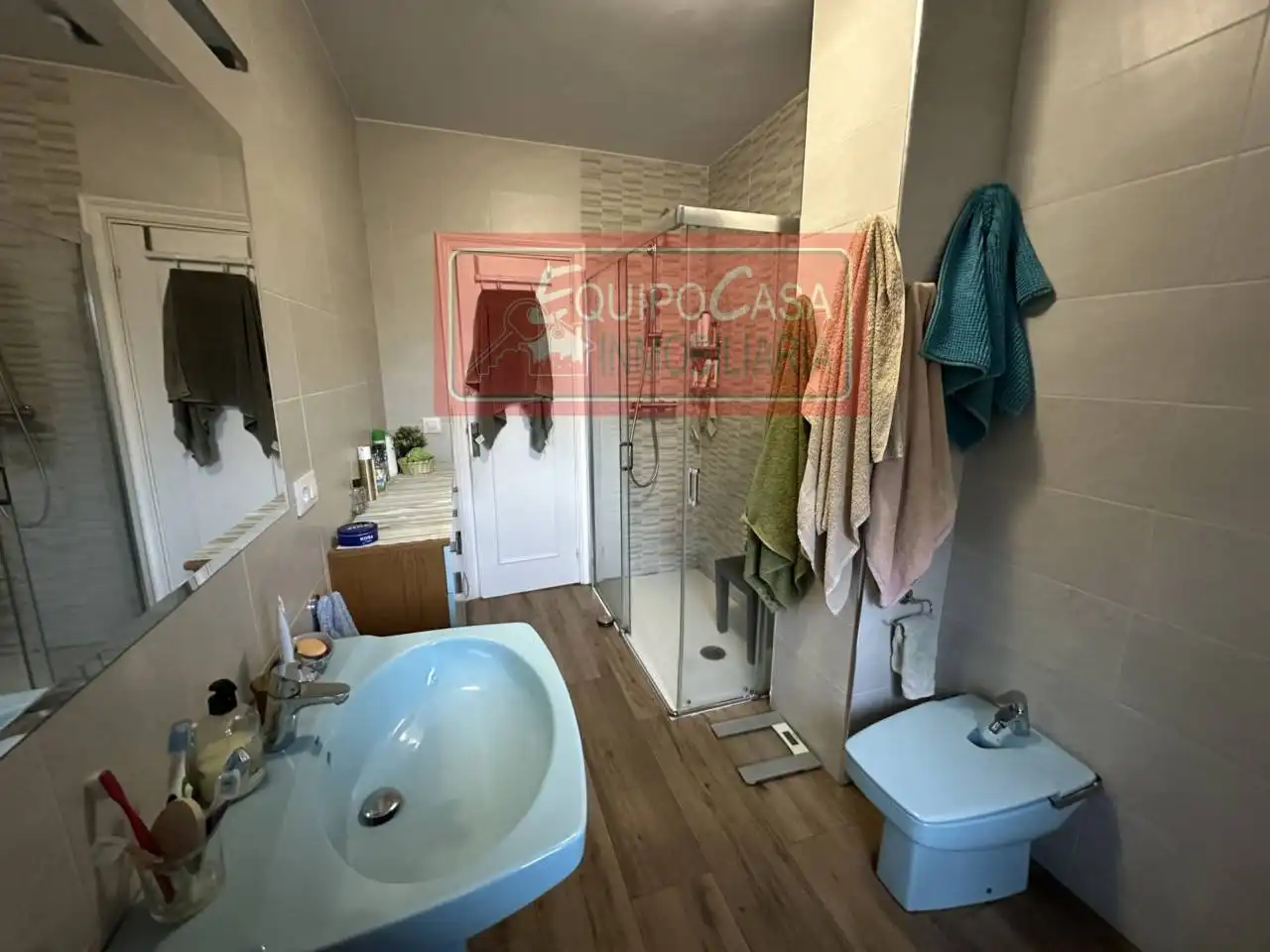 Bany de Casa o xalet en venda en Ribeira de Piquín amb Calefacció, Jardí privat i Moblat