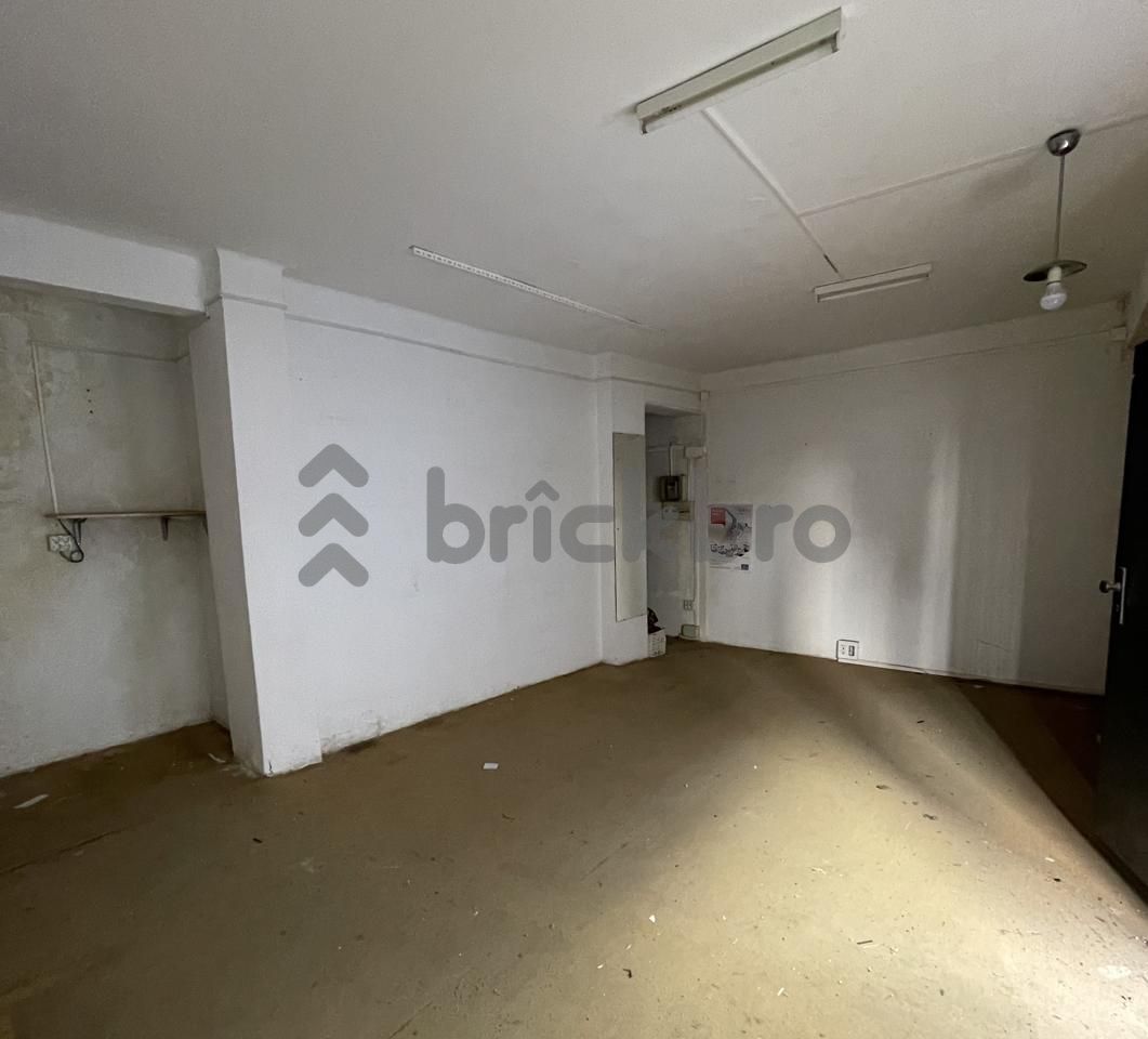 Premises for sale in  Barcelona Capital
