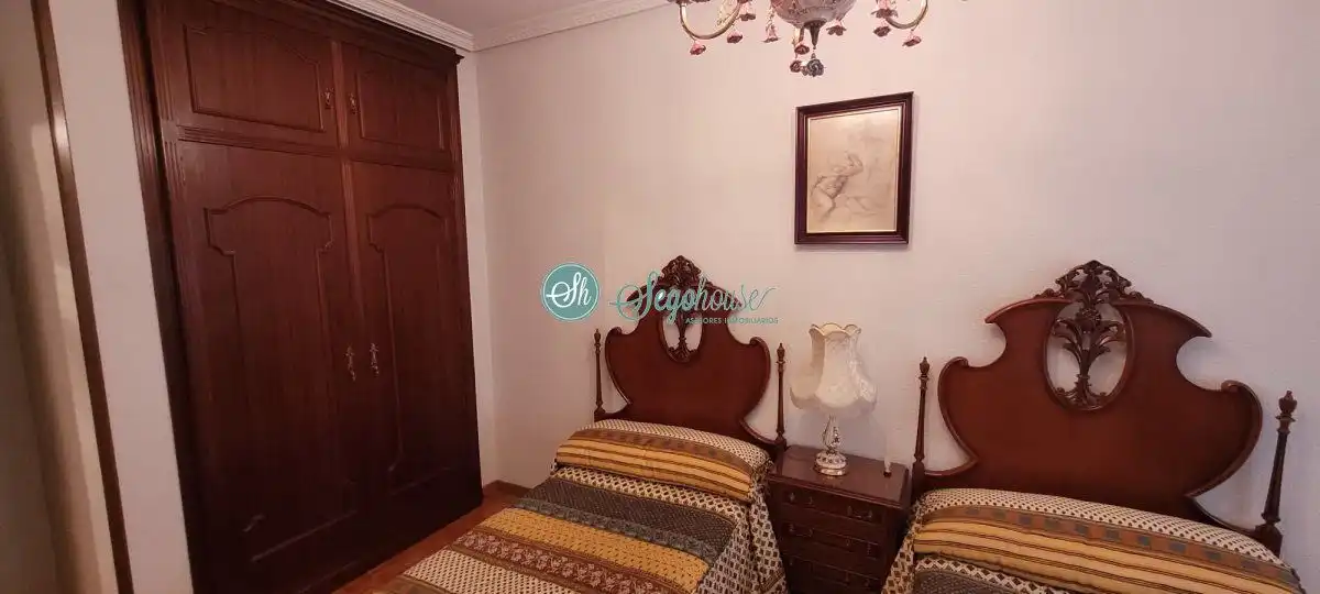 Bedroom of Flat for sale in Segovia  with Heating, Parquet flooring and Terrace