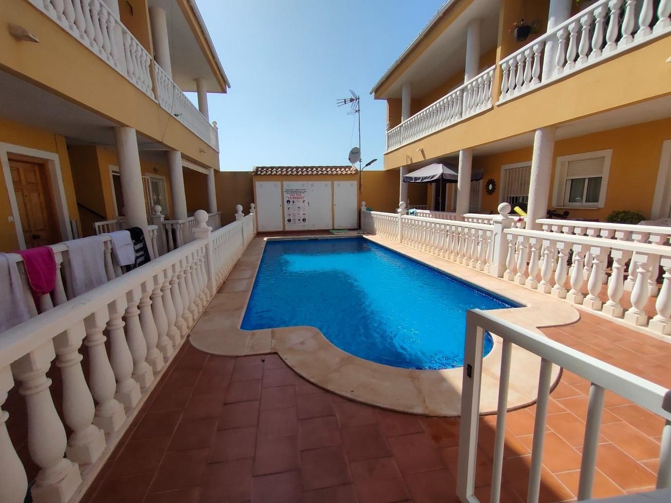 Piscina de Planta baixa en venda en Daya Nueva amb Aire condicionat, Calefacció i Jardí privat