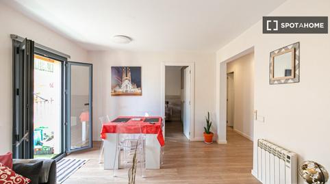 Foto 5 de Apartament per a compartir a El Turó de la Peira,  Barcelona Capital