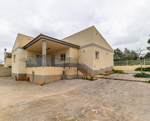 Vista exterior de Casa adosada en venda en Llíria amb Calefacció i Jardí privat