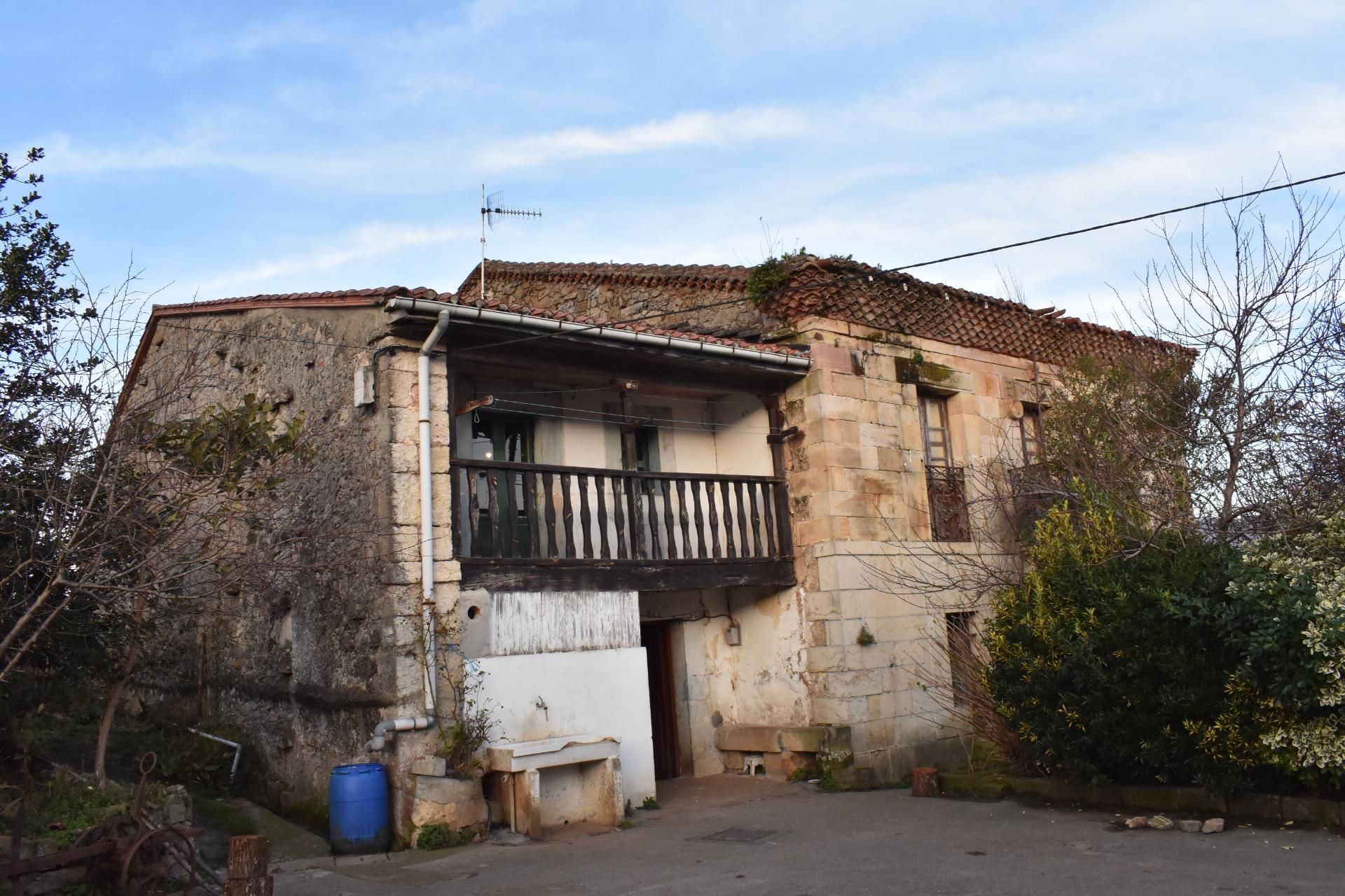 Vista exterior de Casa adosada en venda en Herrerías