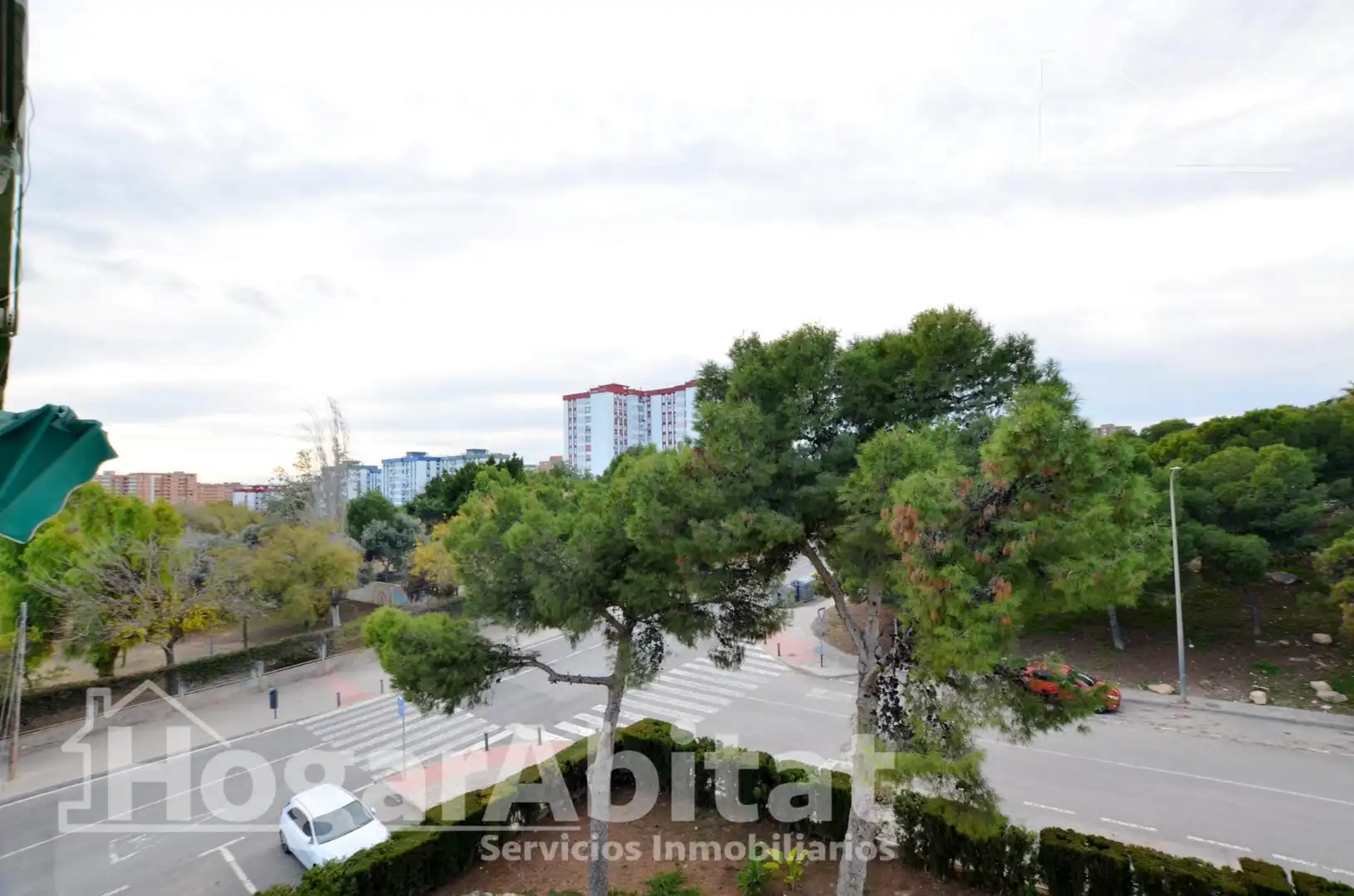 Vista exterior de Pis en venda en Alicante / Alacant amb Aire condicionat, Jardí privat i Traster