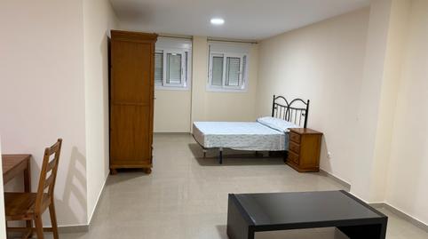 Foto 4 de Piso de alquiler en Huerta Fava - Santiago, Cádiz