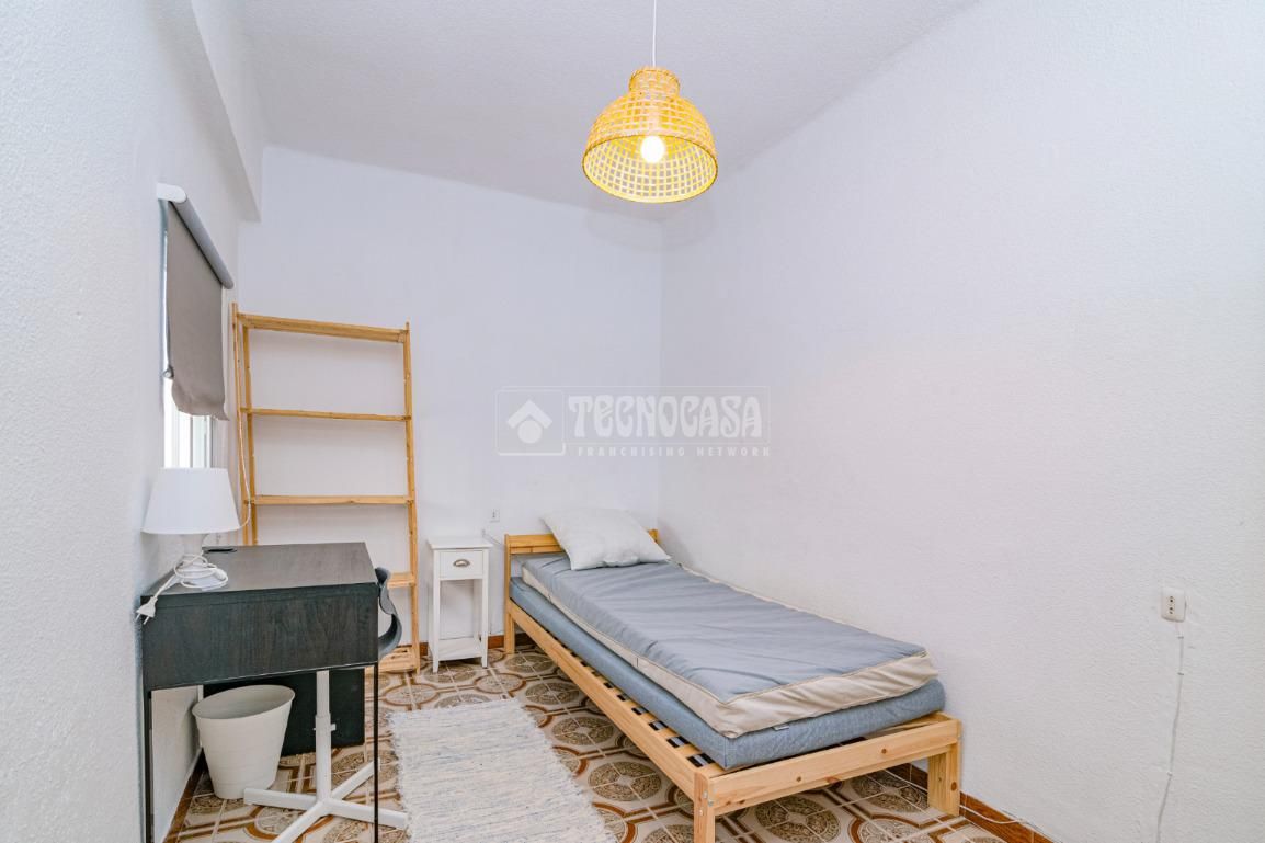 Bedroom of Flat for sale in  Granada Capital