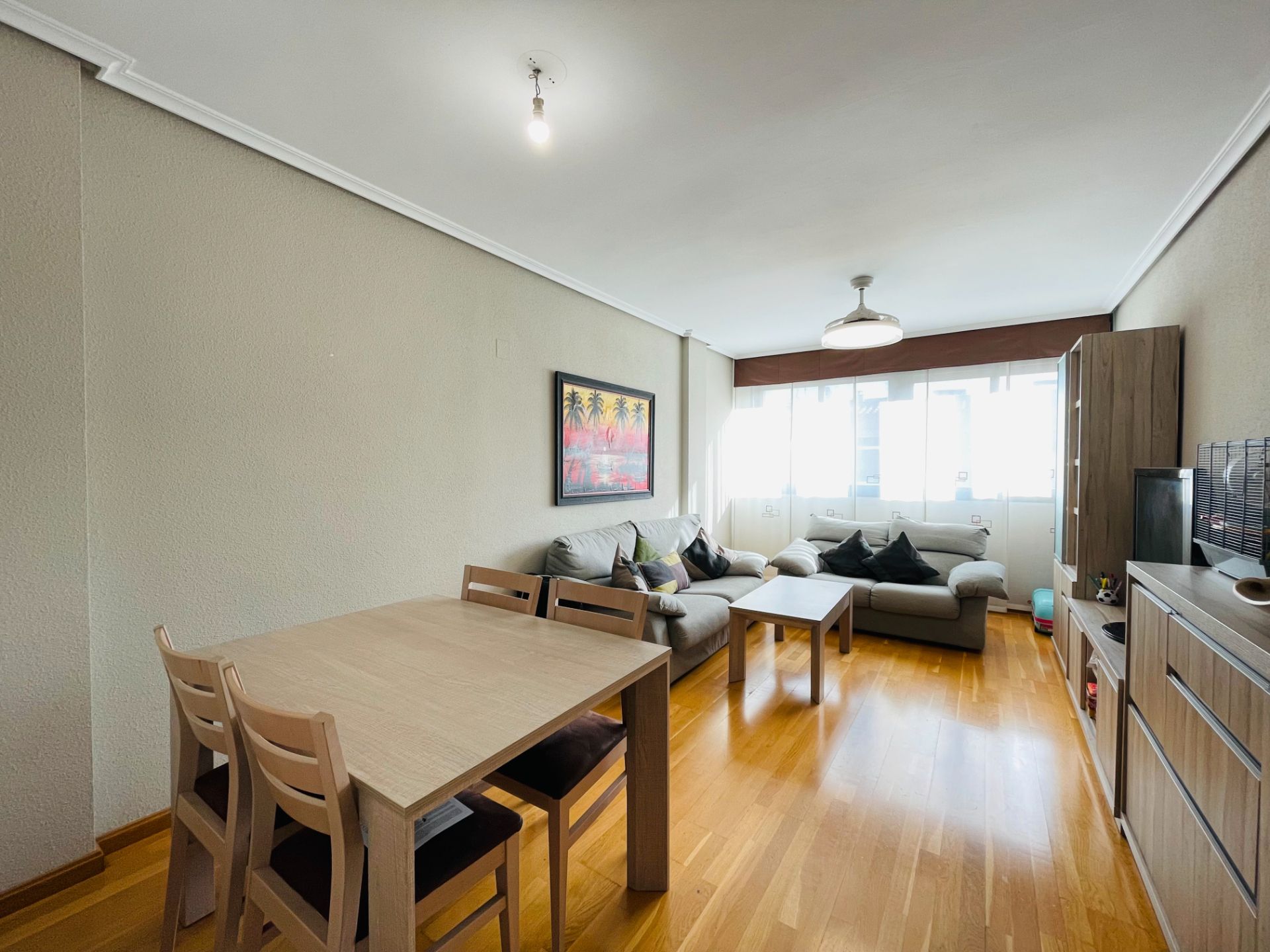 Duplex for sale in Calle de Arias, Barrio del Ave