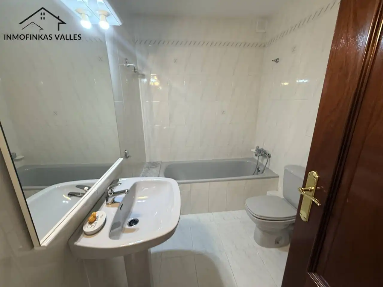 Bathroom of Detached homes for sale in Parets del Vallès  with Air Conditioner, Heating and Private garden