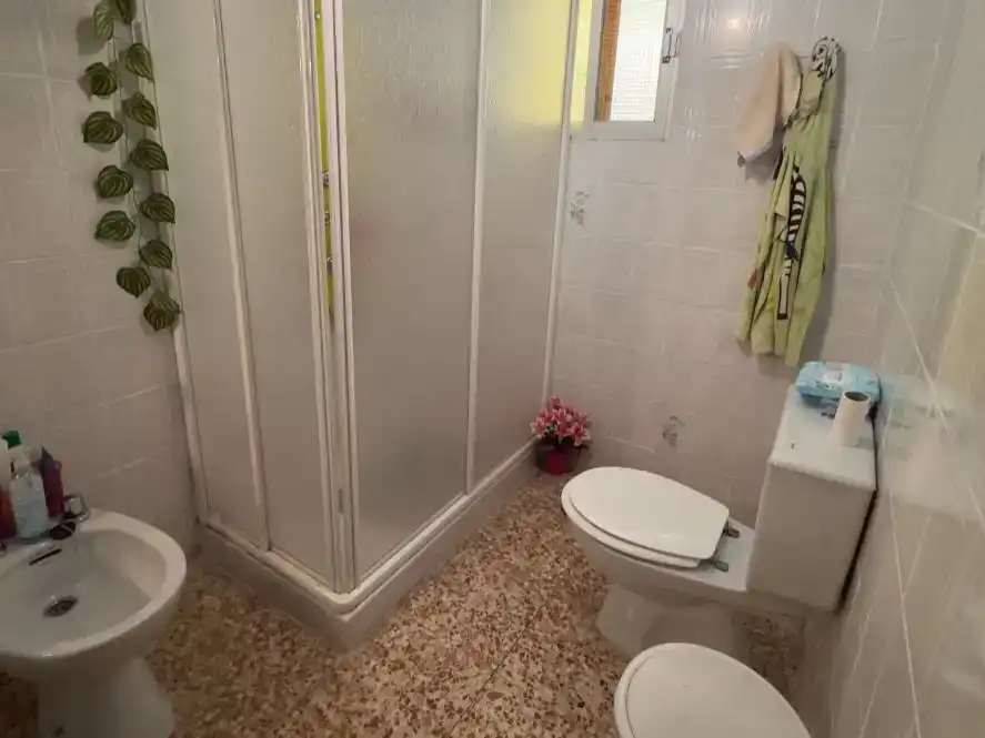 Bany de Pis en venda en Gea de Albarracín amb Traster i Moblat