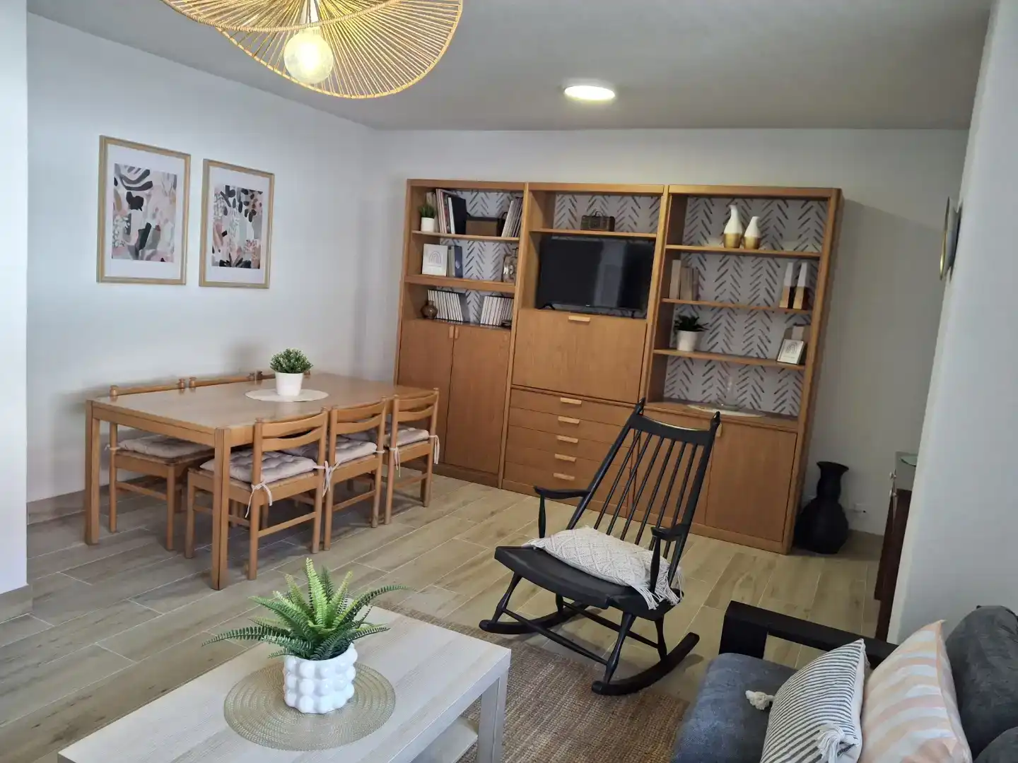 Wohnzimmer von Wohnung zur Miete in Baiona mit Privatgarten