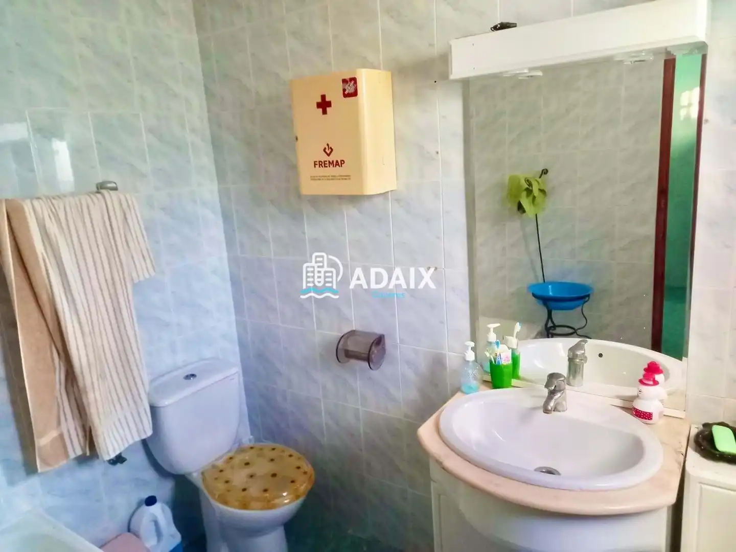 Bathroom of Houses for sale in Cáceres  with Storage room and Furnished