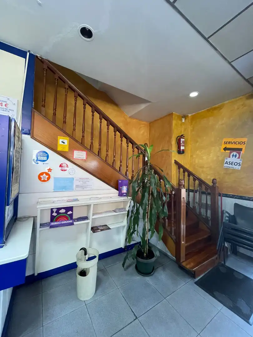Local en venta en Valle de Trápaga-Trapagaran con Aire acondicionado, Terraza y Amueblado