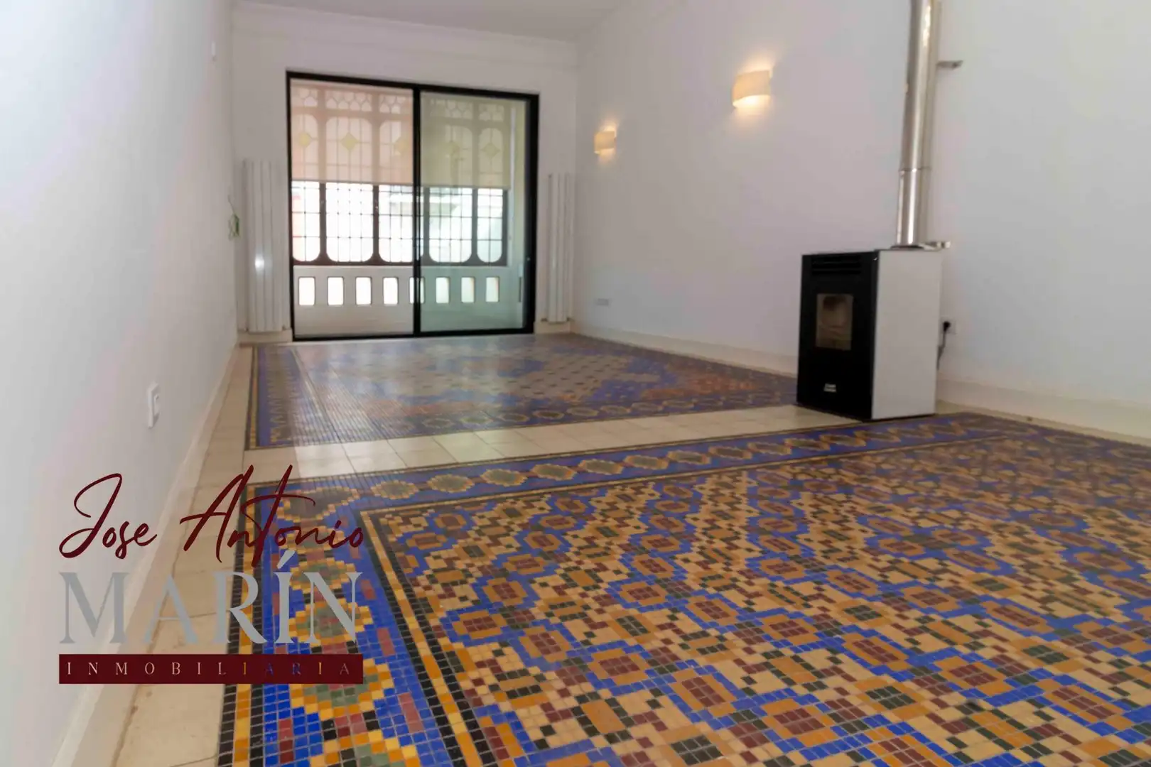 Sala d'estar de Casa o xalet en venda en Badajoz amb Calefacció i Terrassa