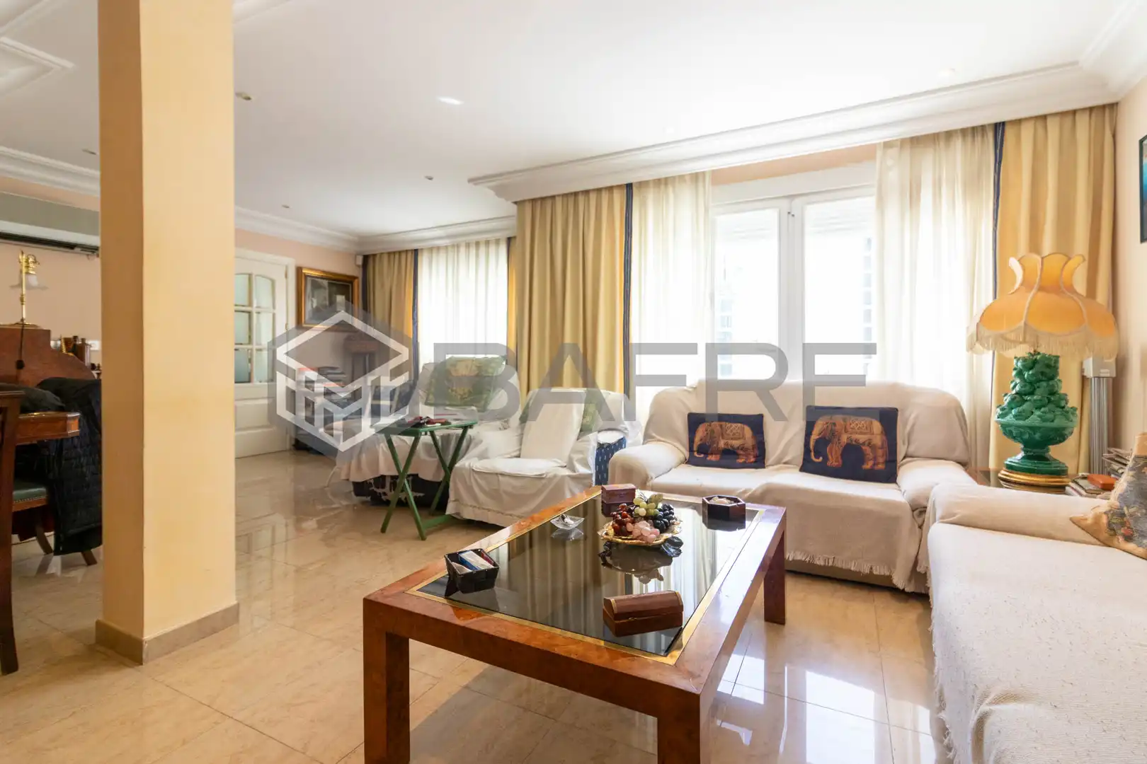 Sala de estar de Casa o chalet en venta en  Madrid Capital con Aire acondicionado, Calefacción y Jardín privado