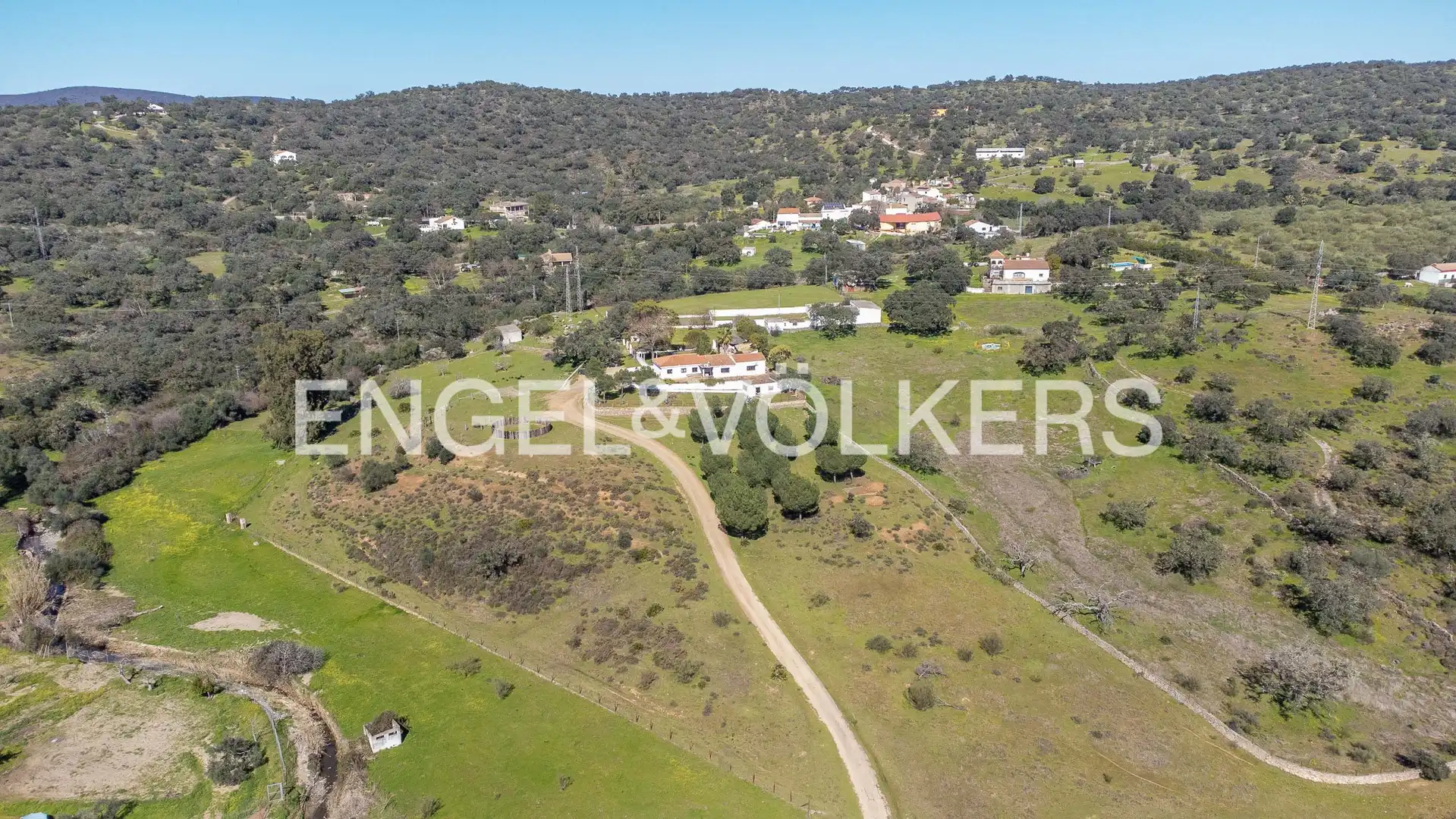 Finca rústica en venta en El Castillo de las Guardas con Aire acondicionado, Calefacción y Jardín privado